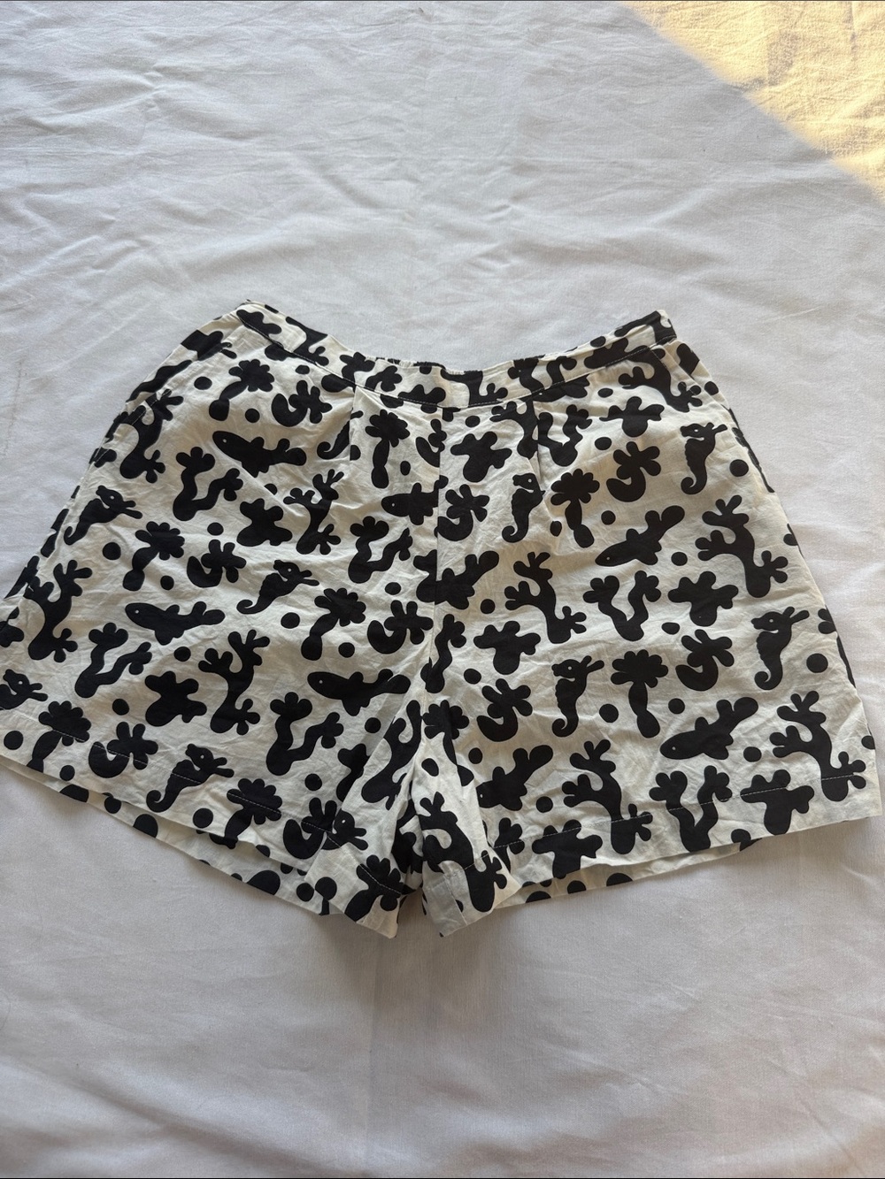 Compania Fantastica Black and White Patterned Women’s Shorts